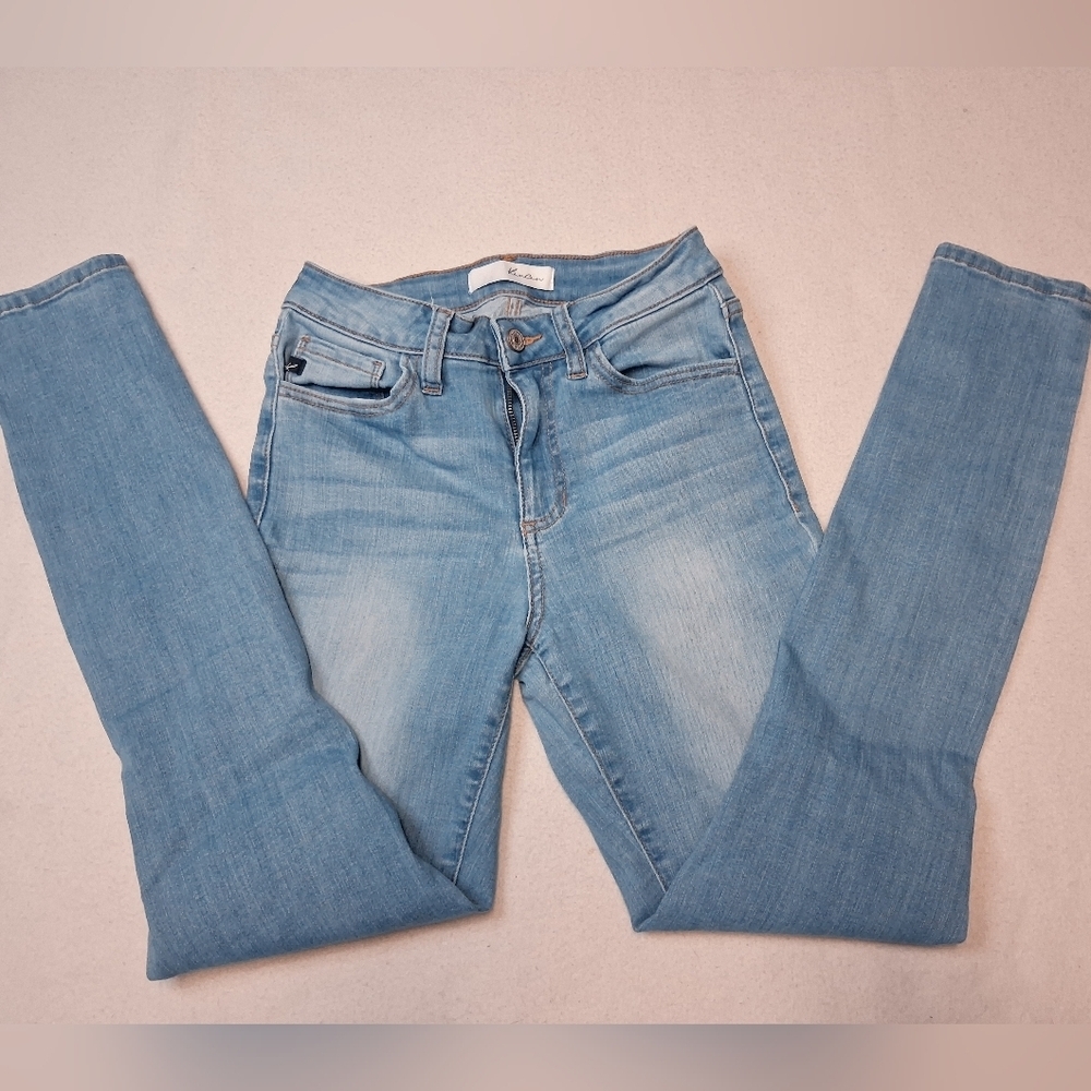 4/20$ KanCan Light Blue Straight Leg Jeans
